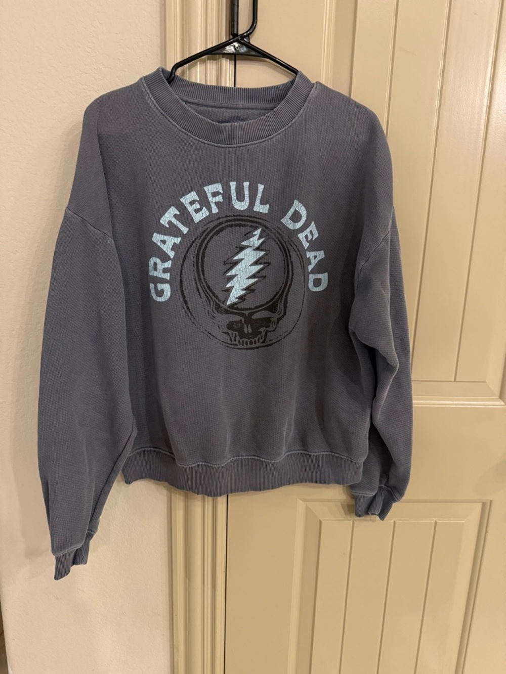 American Eagle oversized "Lived-In" Grateful Dead graphic crewneck sweatshirt